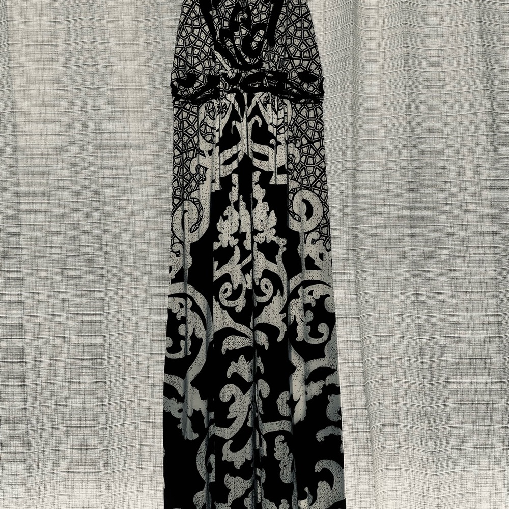 Elegant Black and White Patterned Dress